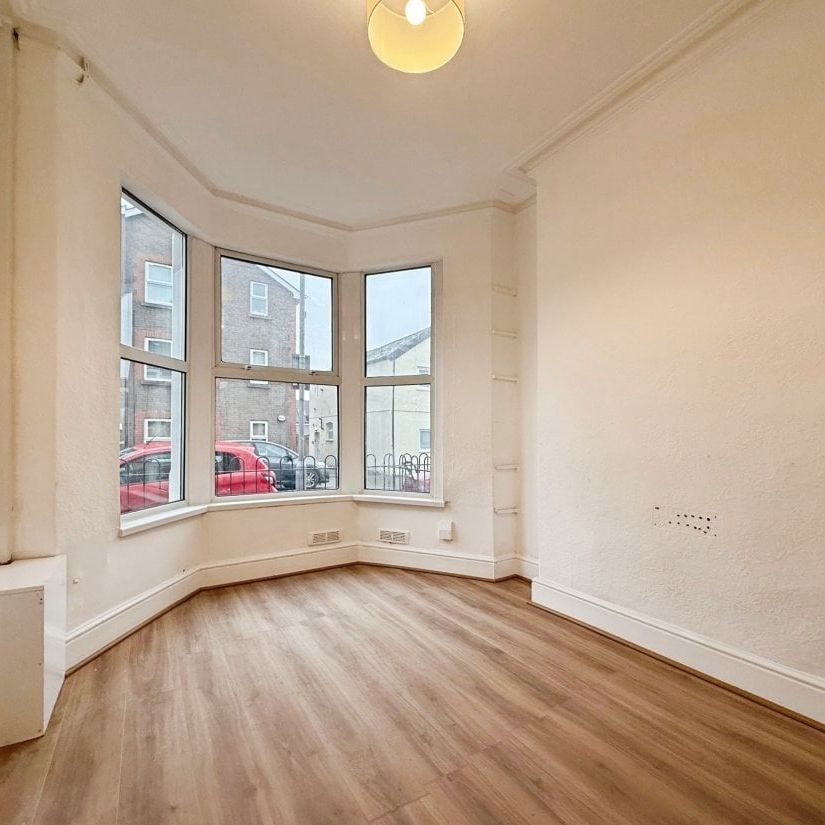 Dalton Street, CARDIFF - Photo 1