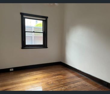 A Windsor hidden Gem!!! - Photo 3