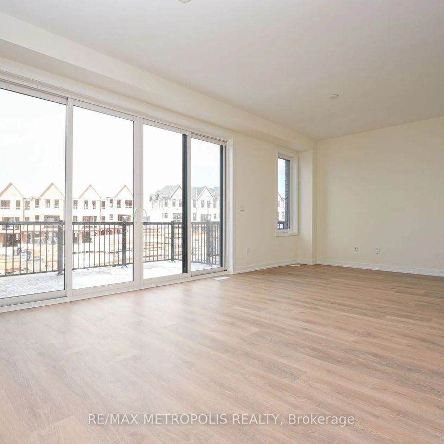 Condo Townhouse For Lease | X8454870 - Photo 1