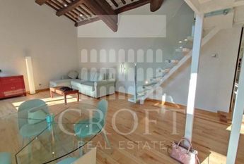 Center-Pantheon: Beautiful fully furnihed modern 1 bedroom, 2 bath loft in Historic building. Quiet, bright, parquet floors, high ceilings, air conditioning, close to services. # 2264