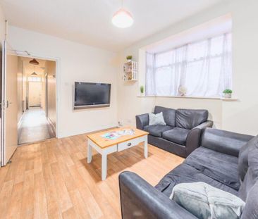 6 bedroom terraced house to rent - Photo 5