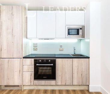 apartment to rent Wood Street, East Grinstead, West Sussex, RH19 - Photo 3