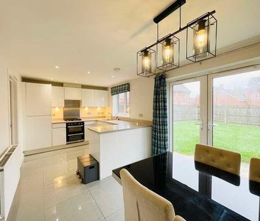 Westvale Road, RH6 - Photo 1