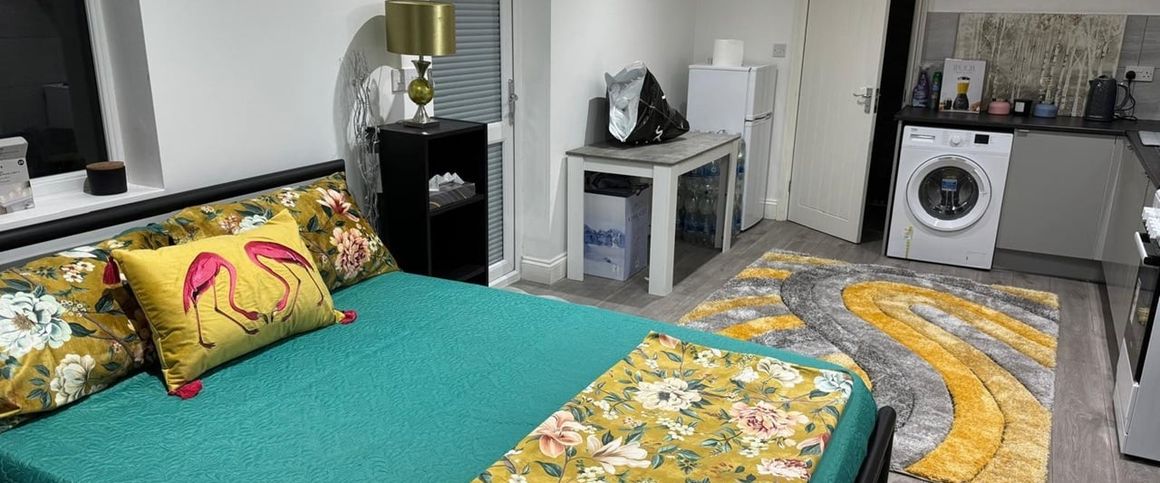 Studio Flat, Blythswood Road, IG3 - Photo 1