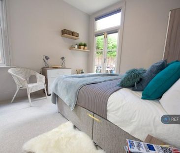 1 bedroom in a house share to rent - Photo 3