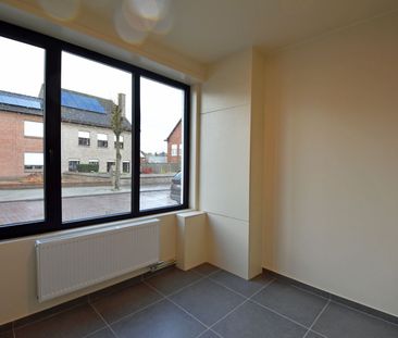 Volledig gerenoveerde woning te huur nabij het centrum van Eeklo! - Foto 4