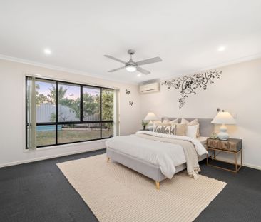 MODERN HOME WITH MULTIPLE LIVING AREAS + SOLAR - Photo 3