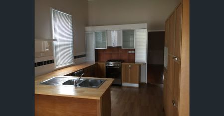 Hamilton 4br house for lease - Photo 2