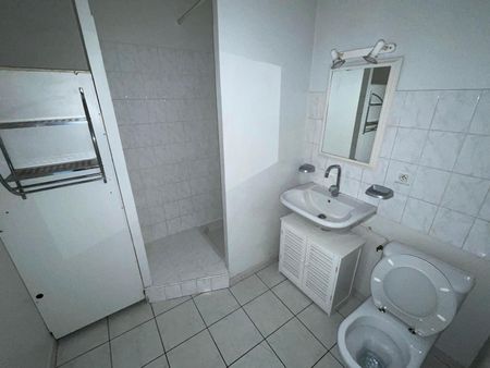 Location Appartement 2 pièces 30m² AUBENAS 07200 - Photo 4
