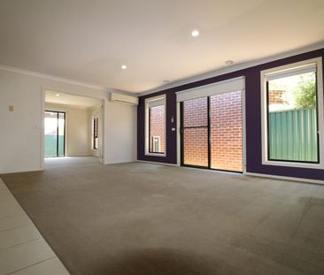 Spacious Family Home! - Photo 5