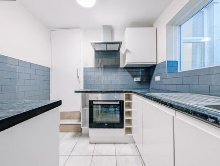 2 Bed Flat, The Grove, RG1 - Photo 2