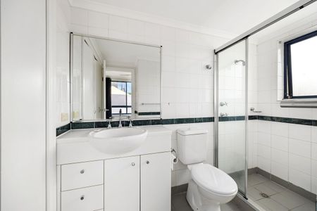 Generous Open Plan Living - Photo 4