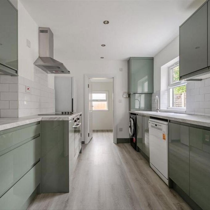 3 bedroom terraced house to rent - Photo 1