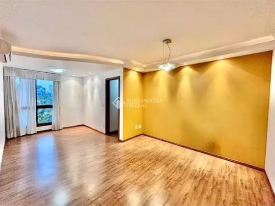 Apartamento com 2 quartos e 72m² para alugar em Petrópolis, Porto Alegre. - Photo 1