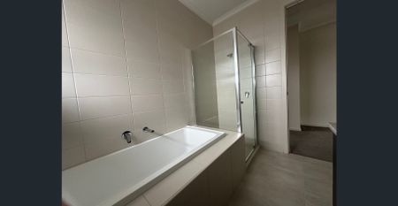 Beautiful Near-New Townhouse in the Heart of Semaphore! - Photo 5