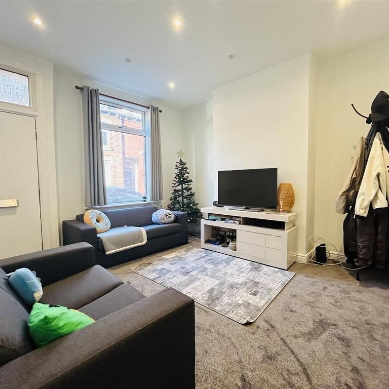 4 bedroom terraced house to rent - Photo 1