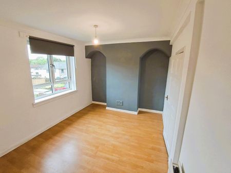3 bedroom flat to rent - Photo 3