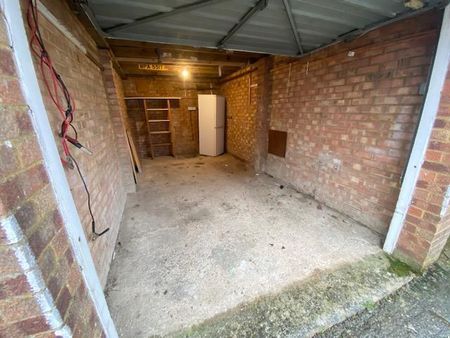 Glenwoods, Newport Pagnell - Photo 5