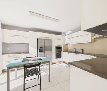 Meublé, moderne et lumineux 5 pièces avec jardin à Châtelaine - Photo 3