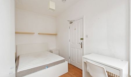 Spacious 4-Bedroom Student House with Two Bathrooms and Garden - Photo 2