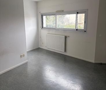 Location Maison 4 pièces 95m² VILLENAVE D ORNON 33140 - Photo 1