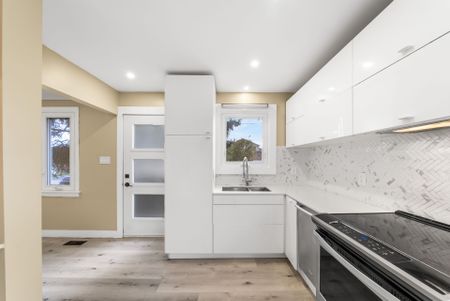 For Lease - 260 West 16th Street, Hamilton, Ontario - Photo 4