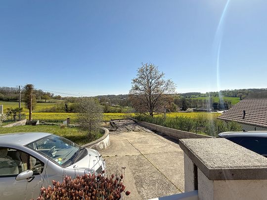 maison individuelle de plain -pied, 125m2, 5 chambres, garage 1700 m2de terrain - Photo 1