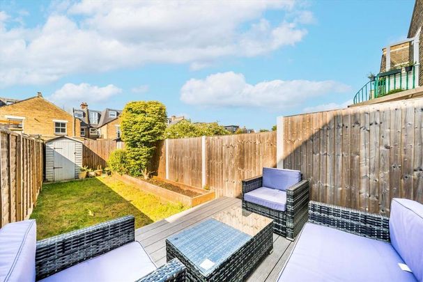3 bedroom flat to rent - Photo 1