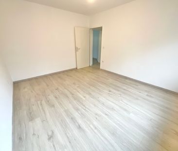Frisch renovierte 4 Zimmerwohnung mit Balkon - Photo 4