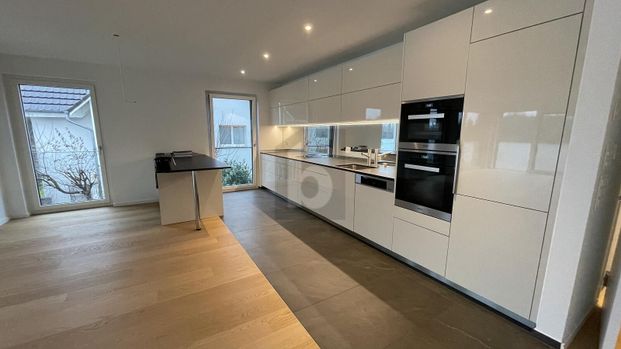 BRIGHT AND MODERN, DIRECTLY ON THE RHINE - Photo 1