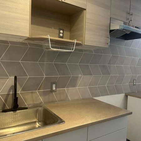 Grand 3 ½ rénové, lumineux, tout inclus - Emplacement de choix à St-Laurent - Photo 4