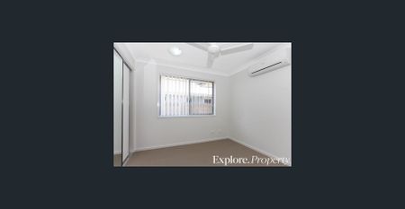 Modern unit in convenient location - Photo 4