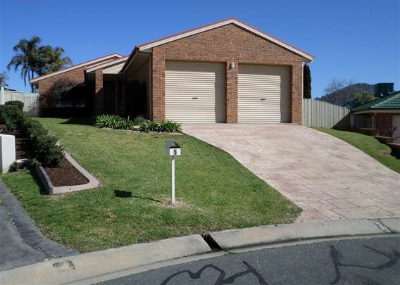 5 Lark Court, West Wodonga - Photo 1