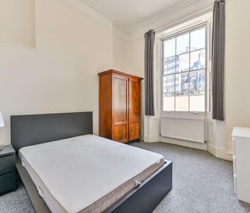 3 bedroom flat to rent - Photo 2