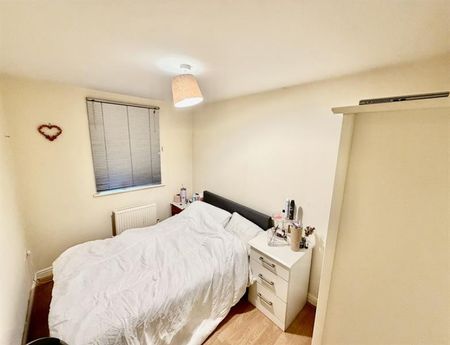 2 Bedroom Apartment To Let - Photo 2