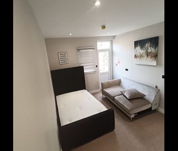 Studio Flat, St James's Road, CR0 - Photo 1