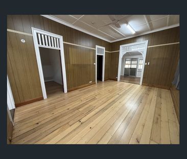 Conveniently Located! - Photo 3