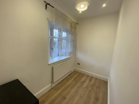 3 bedroom flat to rent - Photo 4