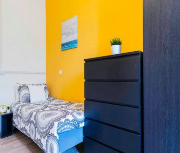 Viale Alfredo Oriani, Bologna, Emilia-Romagna 40137 - Photo 2