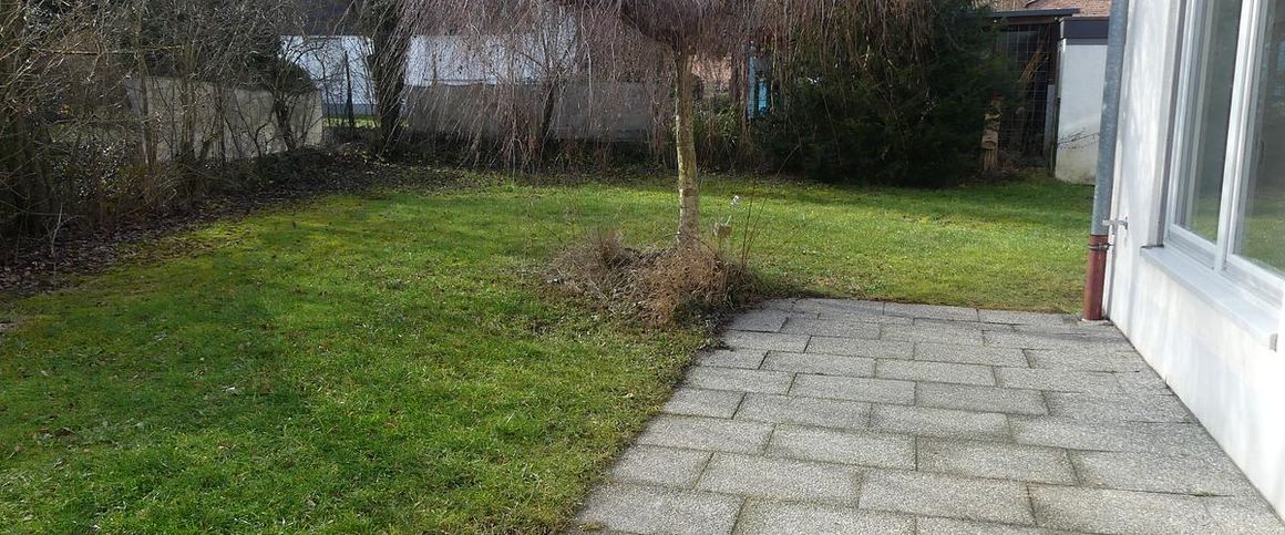 Wohnen in Bestlage! 3 Zimmer Wohnung in Heilsbronn mit schönem Gartenanteil! - Photo 1