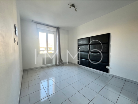 Location Appartement 3 pièces 69m² MARSEILLE 8ème - Photo 2