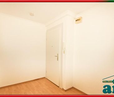 ais-GmbH bietet an: Renovierte 2 Zimmer Wohnung in der Südstadt Näh... - Photo 1