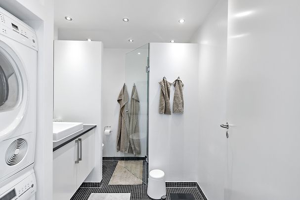 Lys og moderne lejlighed på attraktive Amerika Plads udlejes - Photo 1