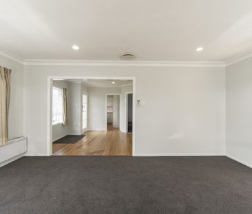 Three Bedroom Family Home - Photo 2