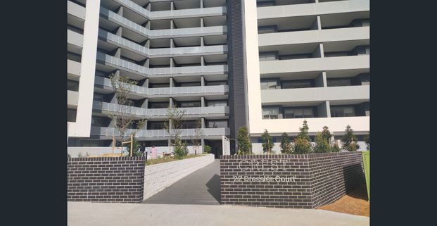 Stunning Apartment In Convenient Location - Photo 1