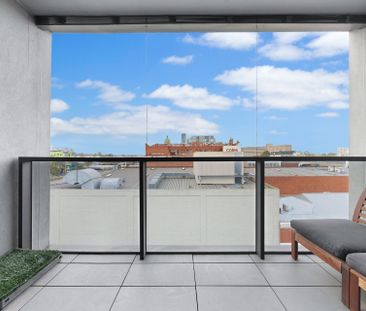 Stylish Furnished Apartment - Photo 4