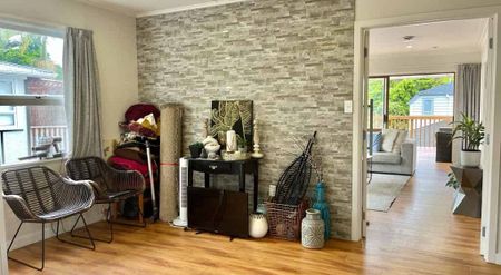 Spacious Four Bedroom Property Avaialbe in Te Atatu South - Photo 5