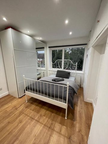 4 bedroom terraced house to rent - Photo 2