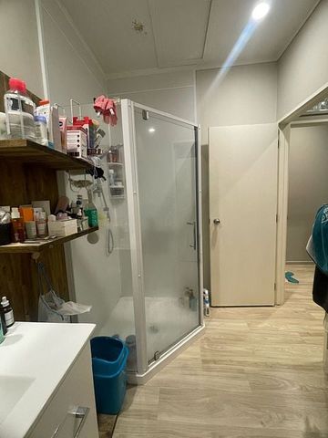 Huge 2brm apartment with Carpark - Photo 2