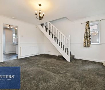 3 bedroom semi-detached house to rent - Photo 2